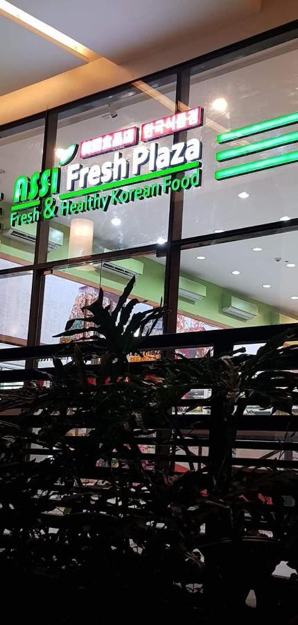 Cozyvilla At 81 Newport Blvd Walk To Naia T3 Marriott & Resorts World Casino & Newport Mall For 5 Pax Free Parking!!!! Pasay Buitenkant foto