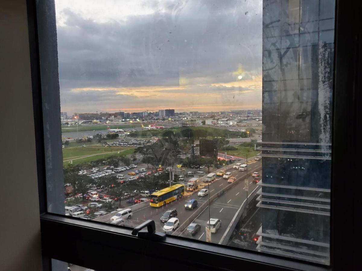 Cozyvilla At 81 Newport Blvd Walk To Naia T3 Marriott & Resorts World Casino & Newport Mall For 5 Pax Free Parking!!!! Pasay Buitenkant foto